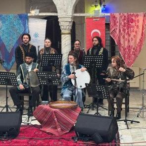 "T&uuml;rk D&uuml;nyası Musiki ve Şiir Ş&ouml;leni", Sultanahmet'te ger&ccedil;ekleştirildi