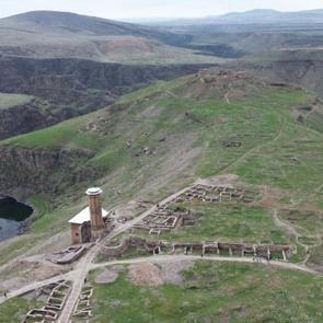 40 kapılı şehre ilgi artıyor! Kars&rsquo;taki Ani &Ouml;ren Yeri tarihi ve doğasıyla &ouml;ne &ccedil;ıkıyor