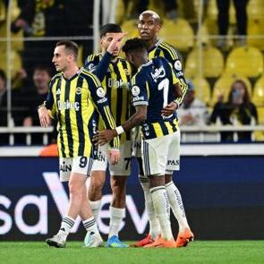 Anderson Talisca hat-trick yaptı! Fenerbah&ccedil;e Başakşehir'i devirdi