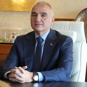 Bakan Ersoy, Hataylı &ccedil;ocukların hayalini ger&ccedil;eleştirdi