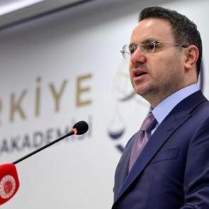 Bakan G&uuml;rlek: Vesayet ve darbe d&ouml;nemleri tamamen geride kaldı