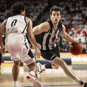 Beşiktaş finalde yıkıldı! EuroCup şampiyonluğu ka&ccedil;tı