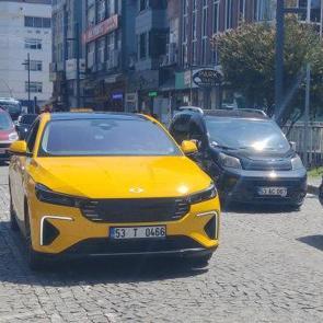&Ccedil;ocukların favorisi oldu: Rize'nin ilk Togg T10F taksisi hizmette 