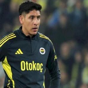 Fenerbah&ccedil;e taraftarlarından yıldız oyuncuya şok tepki! Topla her buluşmasında ıslıklandı