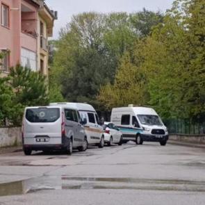 Haber alınamayan &ouml;ğretmen evinde &ouml;l&uuml; bulundu