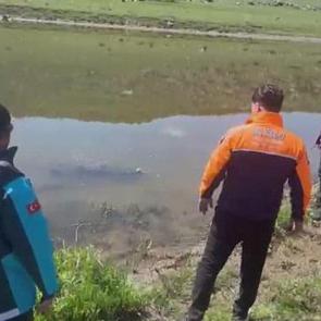 Kayıp olarak aranan &ccedil;ocuğun, derede cesedi bulundu
