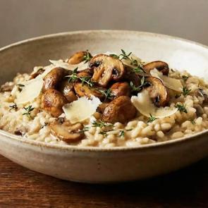 İtalyan mutfağı esintisi: Kremalı mantarlı arpa şehriye risotto tarifi!