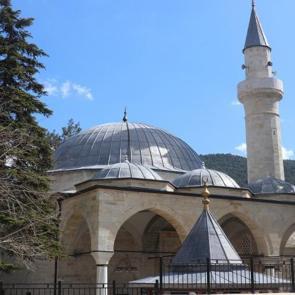 Sakarya&rsquo;da ilgin&ccedil; mimarisiyle dikkat &ccedil;ekiyor: 508 yıllık Yunus Paşa Camii