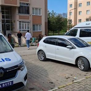 52 yaşındaki adam evde &ouml;l&uuml; bulundu!