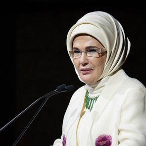 Emine Erdoğan'dan 5 Mayıs 'D&uuml;nya Ebeler G&uuml;n&uuml;' mesajı!