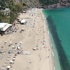 Alanya&rsquo;da erken yaz hareketliliği: Kleopatra Plajı ziyaret&ccedil;i akınına uğradı