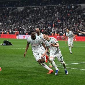 Beşiktaş'a 90+8 darbesi! Konyaspor kupada finalde 