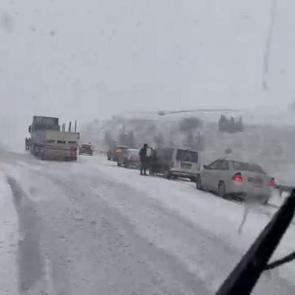 Erzurum&rsquo;da kar s&uuml;rprizi: Mayıs ayında lapa lapa yağdı