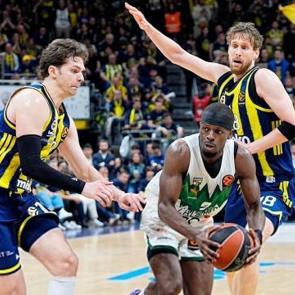 Fenerbah&ccedil;e Beko kaybetti! Seri 2-1'e geldi