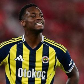 Fenerbah&ccedil;eliler &ccedil;ıldırdı! Jhon Duran'dan Galatasaray'ın şampiyonluğu sonrası flaş hareket