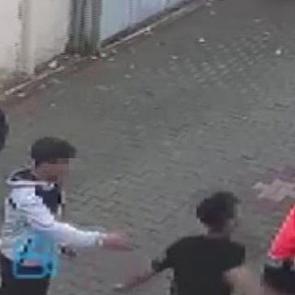 Sokakta yaşayan adamı yumruklayan &ccedil;ocuğa ev hapsi cezası