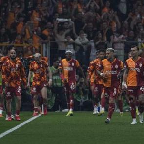 Trib&uuml;nler aynı şeyi s&ouml;yledi! Icardi g&ouml;zyaşlarını tutamadı