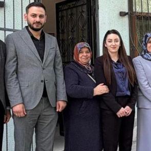 AK Parti İstanbul milletvekilleri vatandaşlarla buluştu