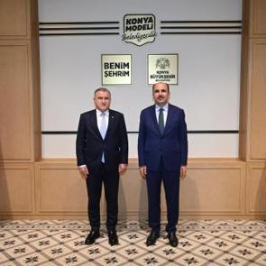 Bakan Bak ve Ak Parti Genel Başkan Yardımcısı B&uuml;y&uuml;kg&uuml;m&uuml;ş, Başkan Altay&rsquo;ı ziyaret etti