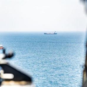 CENTCOM&rsquo;dan H&uuml;rm&uuml;z a&ccedil;ıklaması: Ticari gemilere yakın g&ouml;zetim