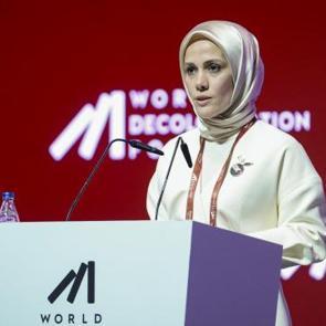 Esra Albayrak: Batı, kendisini ele ge&ccedil;iren efendilik kompleksinden arınmalı