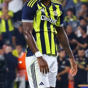 Fenerbah&ccedil;e'nin eski yıldızı Galatasaray'a haber yolladı! Transfer olmak istiyor