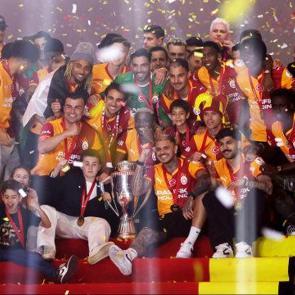 Galatasaray'da şampiyonluk kutlamasına katılmayan tek futbolcu
