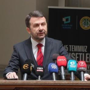 Geleceğin gazetecileri 15 Temmuz manşetleri at&ouml;lyesinde buluştu