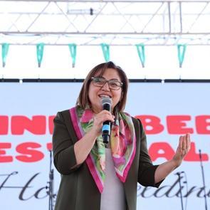 Fatma Şahin&rsquo;den Anneler G&uuml;n&uuml;&rsquo;nde anlamlı buluşma! Bebek festivalinde ailelerle buluştu