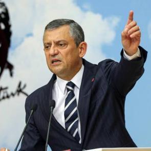&Ouml;zg&uuml;r &Ouml;zel'den AK Parti'ye katılan başkanın eşine telefon! &Ouml;nce vekillik sonra hakaret
