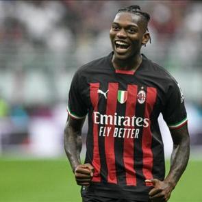 Transferin g&ouml;zdesi Rafael Leao S&uuml;per Lig devinin yıldızlarını beğendi!