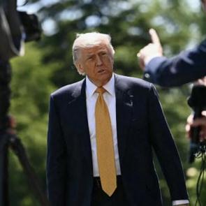 Trump ile muhabir arasında maliyet gerginliği: Sen bir aptalsın!