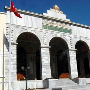 Valilikten 'Kitap' a&ccedil;ıklaması: Soruşturma başlatıldı! Okul m&uuml;d&uuml;r&uuml; a&ccedil;ığa alındı