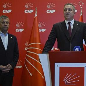 &Ouml;zg&uuml;r &Ouml;zel'e destek ziyareti! TBB Başkanı Erin&ccedil; Sağkan CHP s&ouml;zc&uuml;s&uuml; gibi konuştu