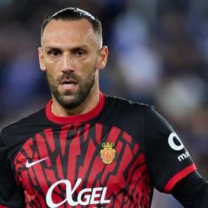 Fenerbah&ccedil;e ve Galatasaray talip olmuştu! Vedat Muriqi kararını verdi