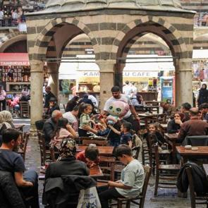 Gelenin aşık olup, hayran kaldığı şehir: Diyarbakır bayram tatilini yoğun ge&ccedil;irecek