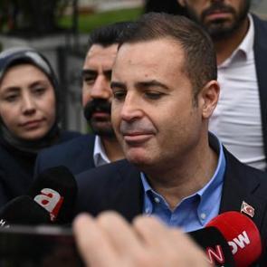 Canlı yayında Ahmet Akın'a soruldu: Kılı&ccedil;daroğlu ile devam mı?