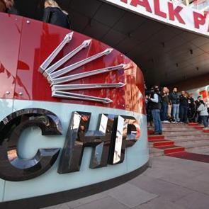 Siyaset&ccedil;inin &ouml;zel hayatı ve CHP