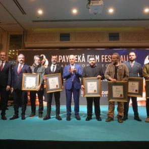 &Uuml;mraniye&rsquo;den T&uuml;rkiye&rsquo;de bir ilk! Yapay Zeka film festivalinde &ouml;d&uuml;ller dağıtıldı