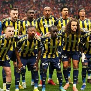 Yıldız oyuncu Fenerbah&ccedil;e'den ayrılıyor! Eşi yaptığı paylaşımla duyurdu
