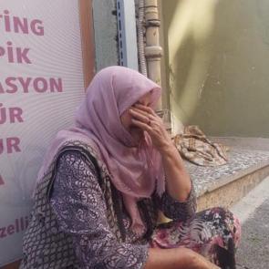 Balıkesir'de tezgahta lafa tutup, torunlarının bayramlık parasını &ccedil;aldılar