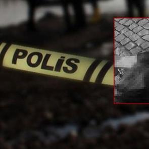 Bayram sabahı kan donduran cinayet! Akrabasının boğazını kesip kahvehanenin &ouml;n&uuml;ne attı