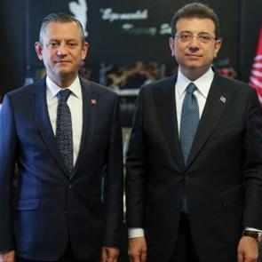 &Ccedil;arpıcı CHP kulisi! Başkan adaylığı i&ccedil;in 2 ismi işaret etti! İzmir'de kıyamet koptu