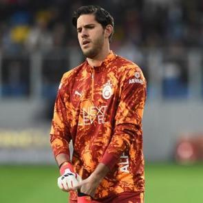 Galatasaray'da sezonun ilk ayrılığı ger&ccedil;ekleşti! Batuhan Şen, k&uuml;me d&uuml;şen takıma gitti