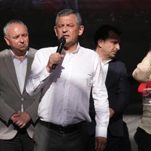 &Ouml;zg&uuml;r &Ouml;zel'den son dakika CHP a&ccedil;ıklaması: G&ouml;revi kabul etmeyeceğim