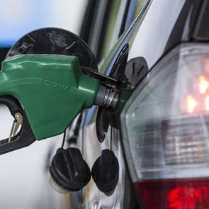 Petrolde sert d&uuml;ş&uuml;ş! Akaryakıt fiyatlarında indirim! Altında son durum