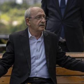 Son Dakika: Kemal Kılı&ccedil;daroğlu, &Ouml;zg&uuml;r &Ouml;zel'in teklifine cevap verdi