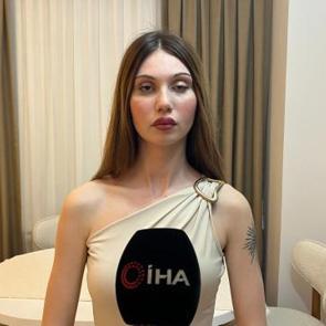 Yaptırdığı işlem hayatını kabusa &ccedil;evirdi! G&ouml;z kapağı d&uuml;şen kadından vahim iddia