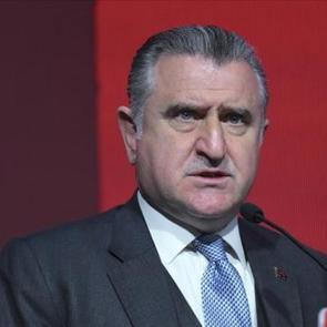 Bakan Bak'tan Fenerbah&ccedil;e Başkanı Aziz Yıldırım'a tebrik