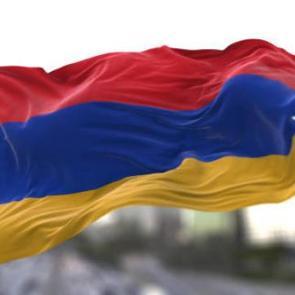 Ermenistan'da kritik g&uuml;n! Halk sandık başında